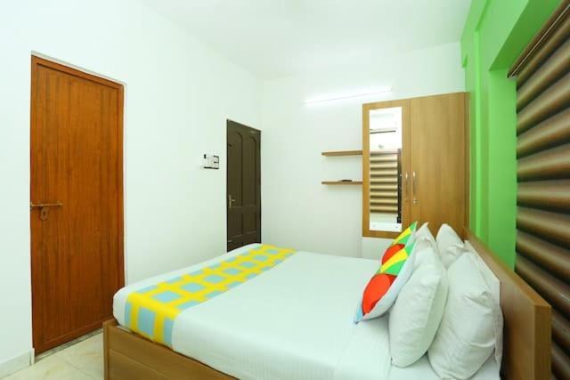 The Solo Apartments Kadavanthra Kochi Εξωτερικό φωτογραφία